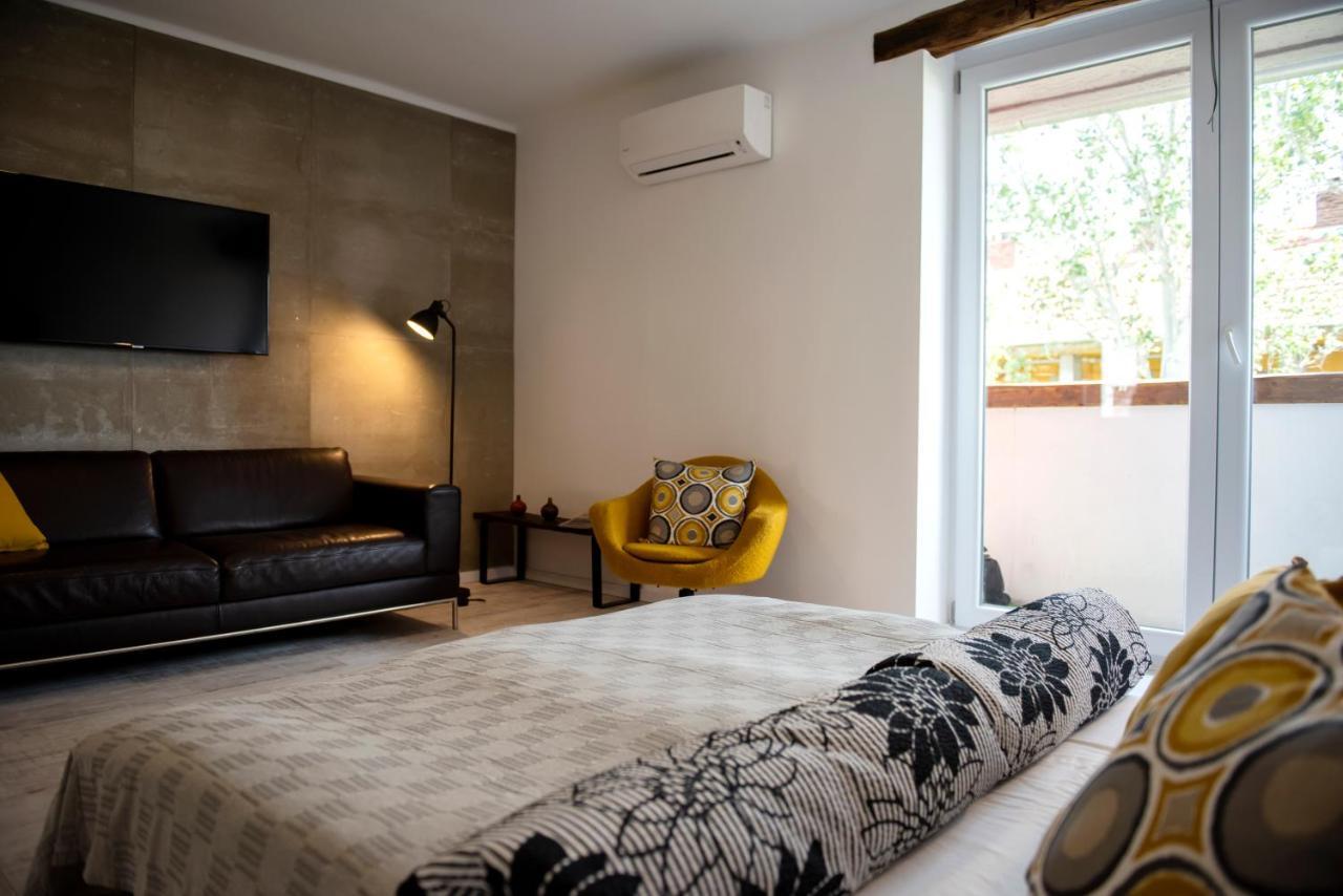 Appartamento Loft Apartman Pécs Esterno foto