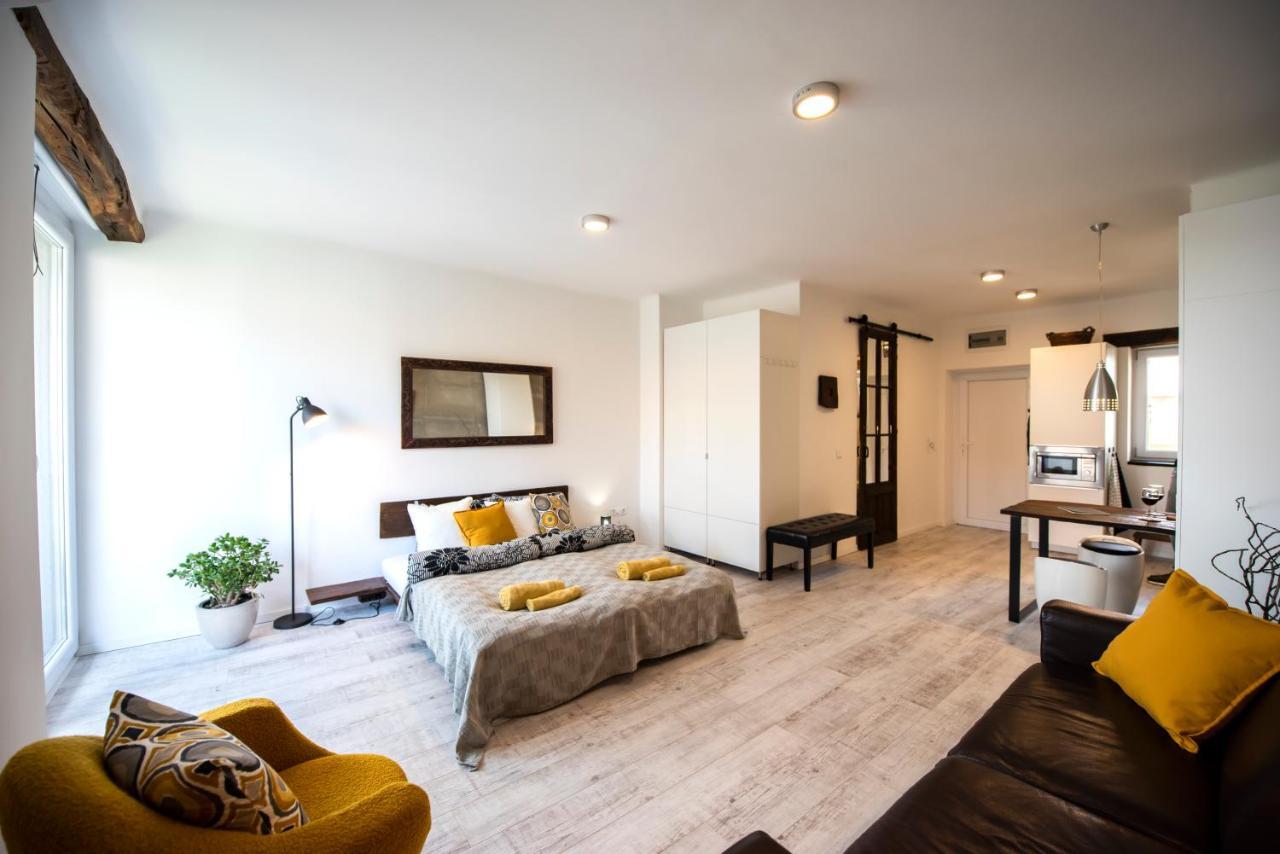 Appartamento Loft Apartman Pécs Esterno foto